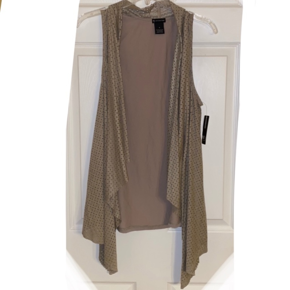 🍃🍃NEW DIRECTIONS TAN VEST 🍃🍃
